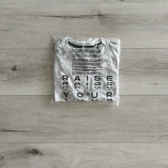 Old Navy Go-Dry Cool Odor-Control Graphic‎ Core Tee White S NWT IN PACKAGING - Picture 2 of 4